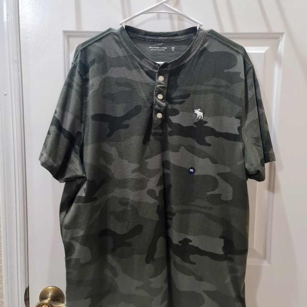 BRAND NEW Abercrombie and Fitch Camo Button Shirt